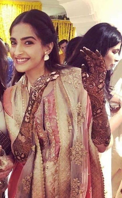 Sonam Kapoor's Mehndi Designs